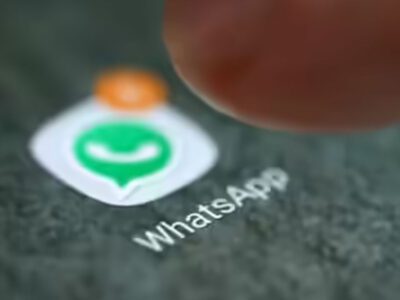 WhatsApp group chat management