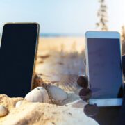 protect phone in hot and cold weather