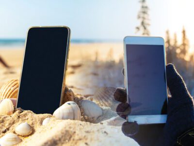 protect phone in hot and cold weather