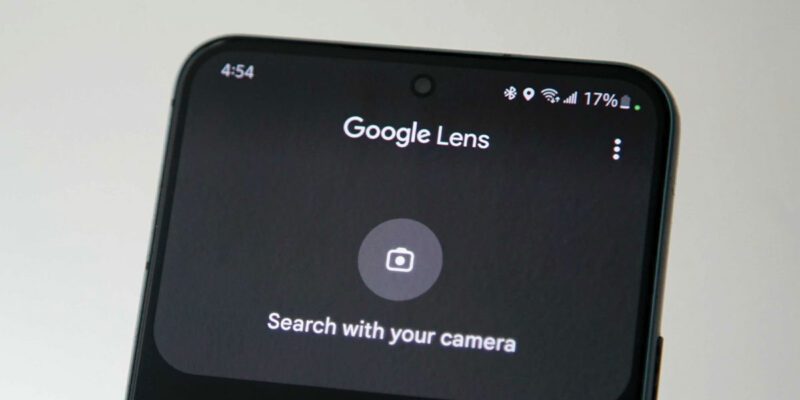 use phone camera to read and translate text