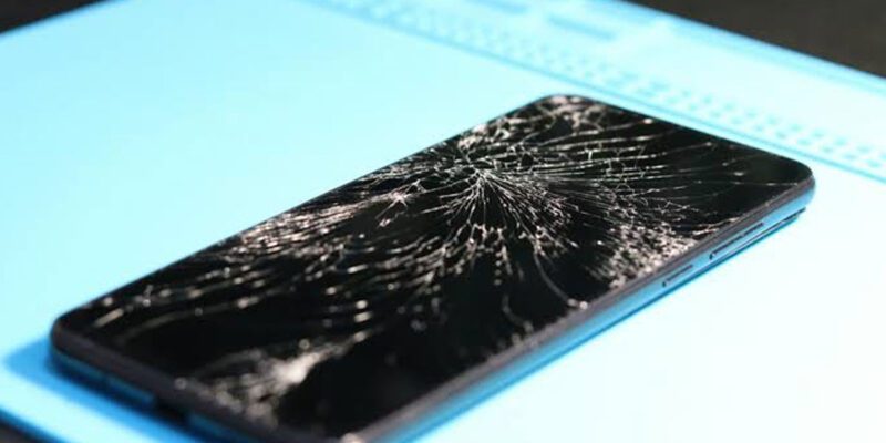 Deal With a Cracked Phone Screen