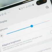 phone screen visibility in sunlight