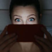 protect eyes from phone screen strain