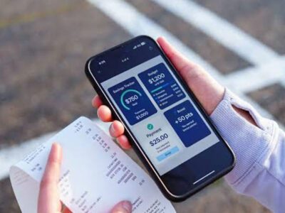 use phone for budgeting and money management